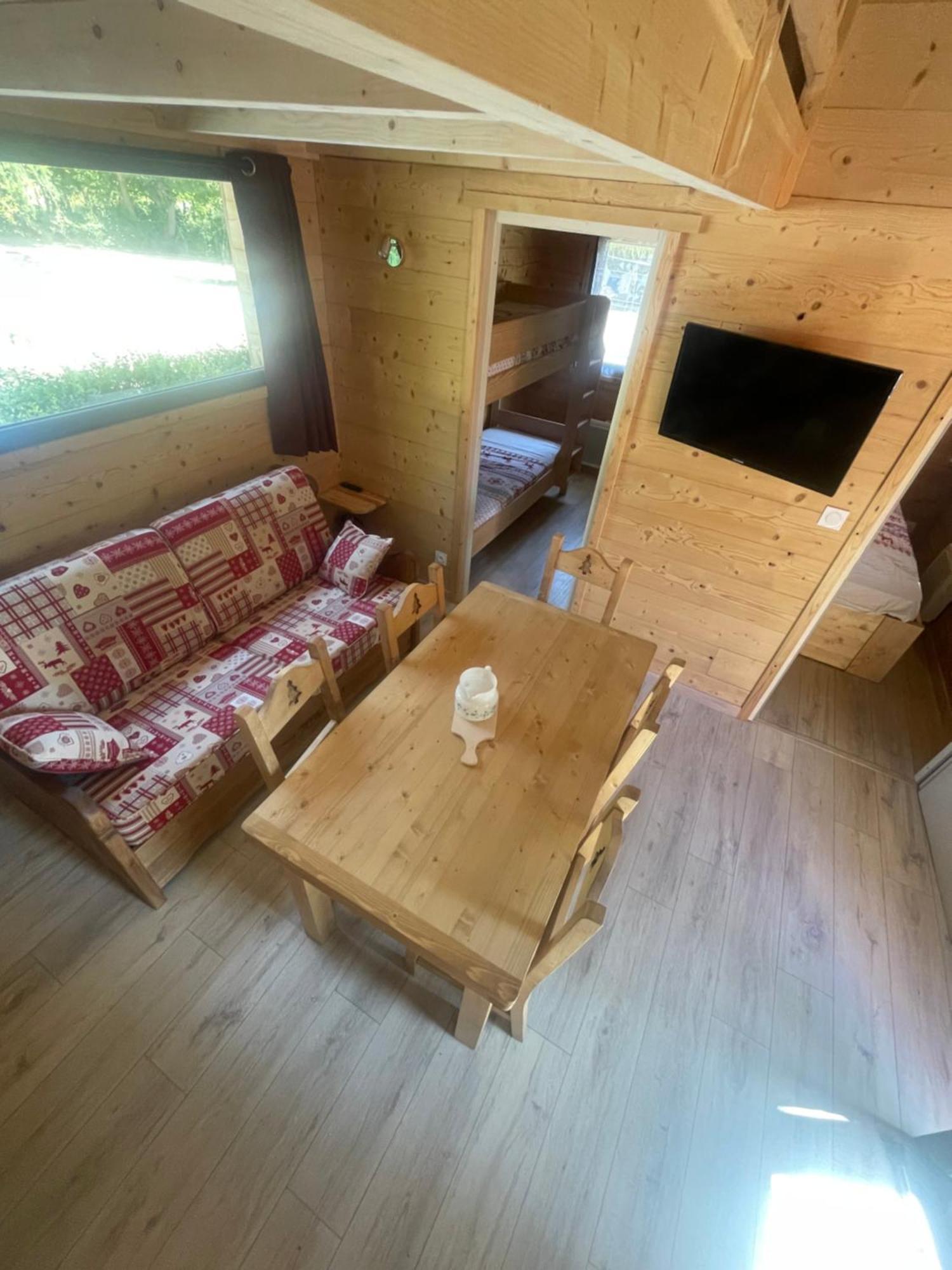 Camping L'Enclave Mobil-Home Estavar Exteriér fotografie