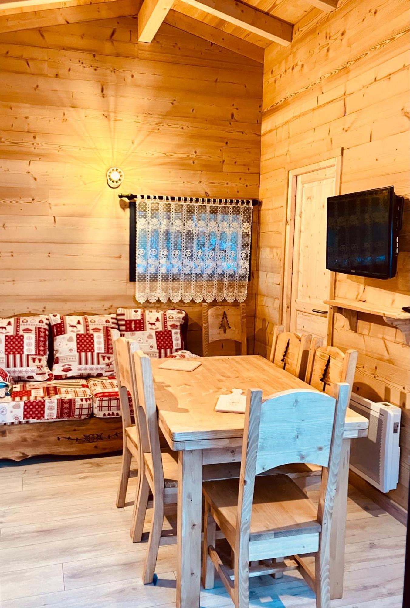 Camping L'Enclave Mobil-Home Estavar Exteriér fotografie